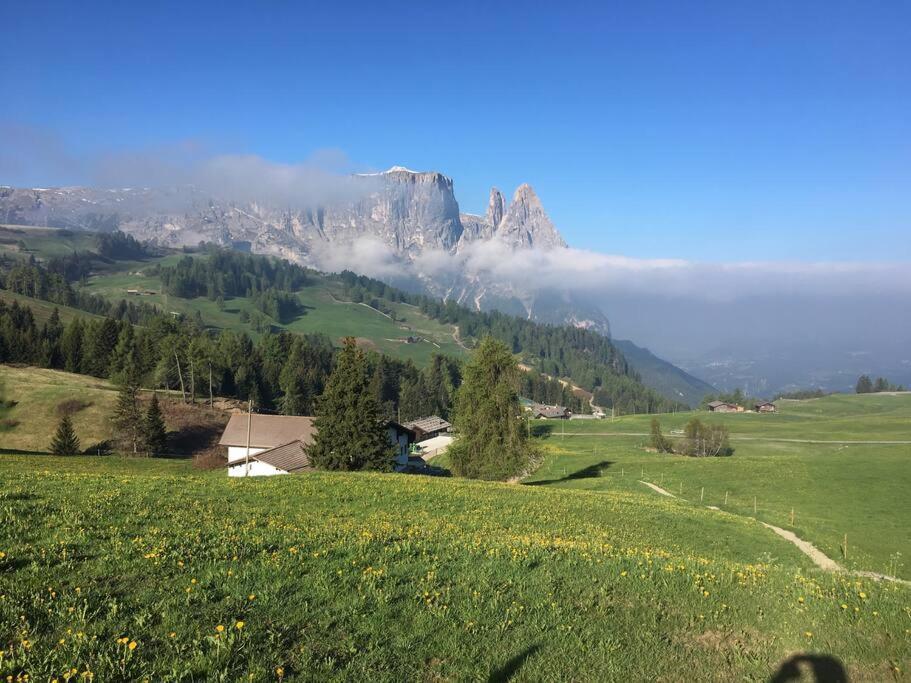 Schöne Ferienwohnung Seis am Schlern Exterior foto
